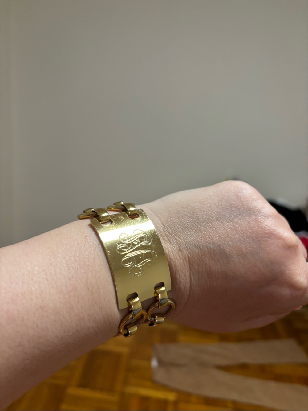 Vintage 80 Monet Gold-Tone Engraved ID Link Bracelet women's bracelet